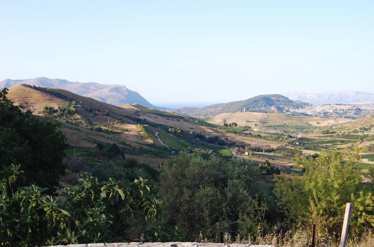 In Sicilia Da Ciro Bed & Breakfast Vita Luaran gambar